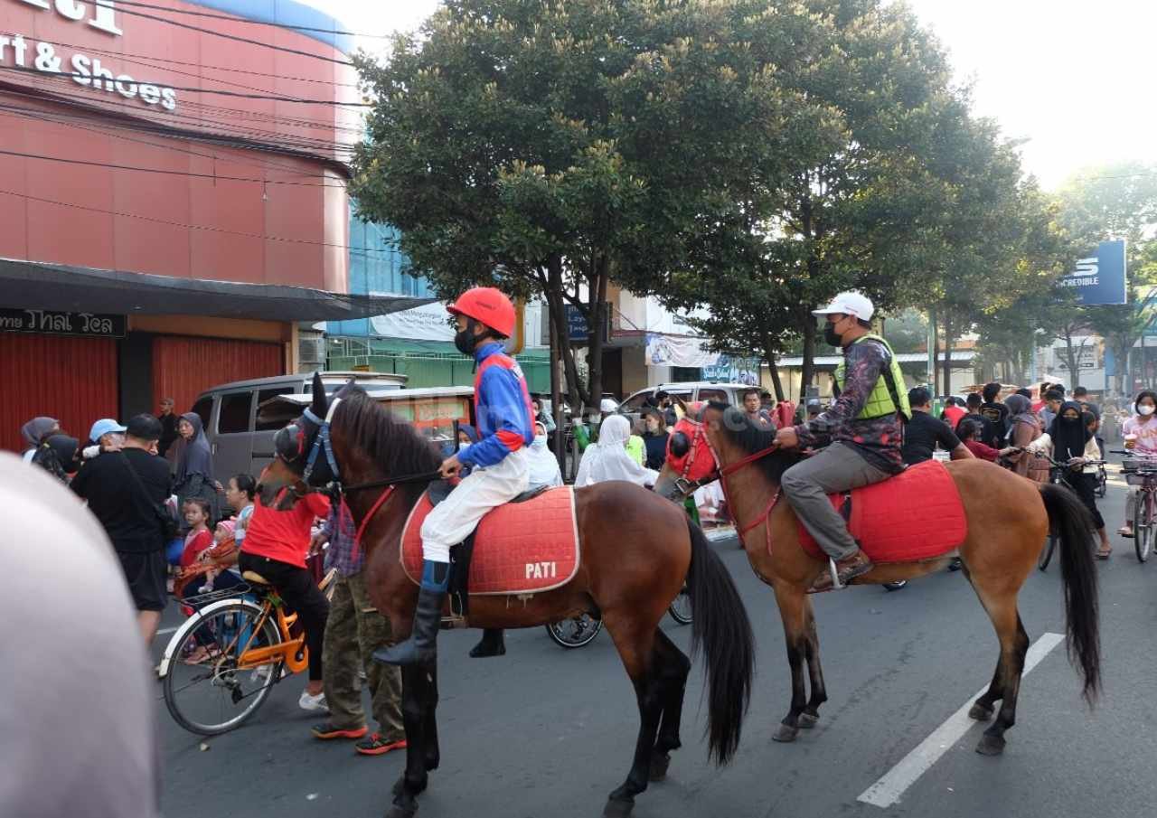 Pordasi-Kembali-Kenalkan-Olahraga-Berkuda-kepada-Masyarakat-Pati-di-Car-Free-Day.jpg