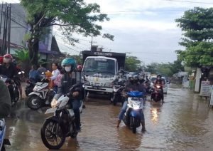 banjir-bvandang.jpg Banjir Dadakan Melanda, Akses Jalan Pati Kota Lumpuh - Info Seputar Pati