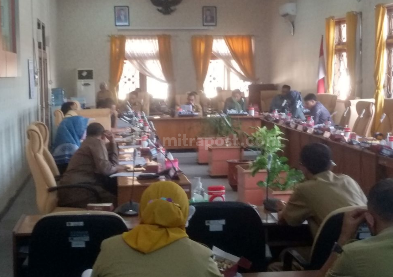 rapat-bahas-pad.png