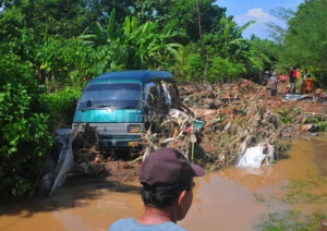 Tanggul Sungai di Desa Tunjungrejo Jebol, Pemkab Pati Diminta Segera Menangani - Info Seputar Pati