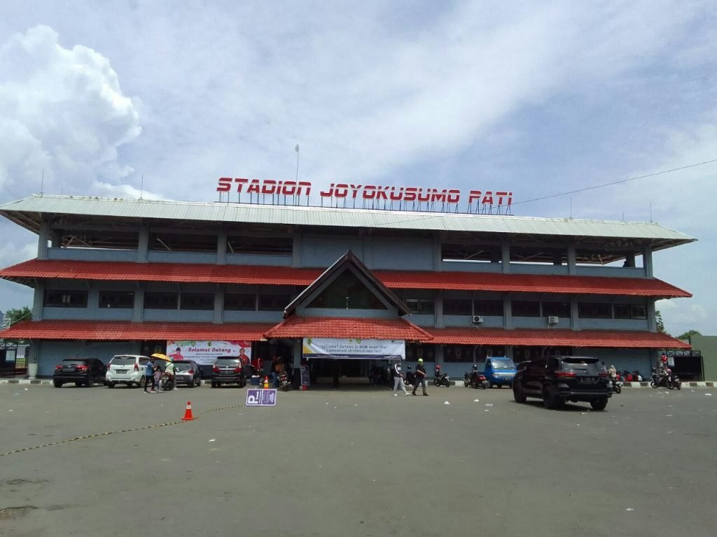 Penarikan Tarif Parkir Tidak Wajar Kembali Terjadi di Stadion Joyokusumo