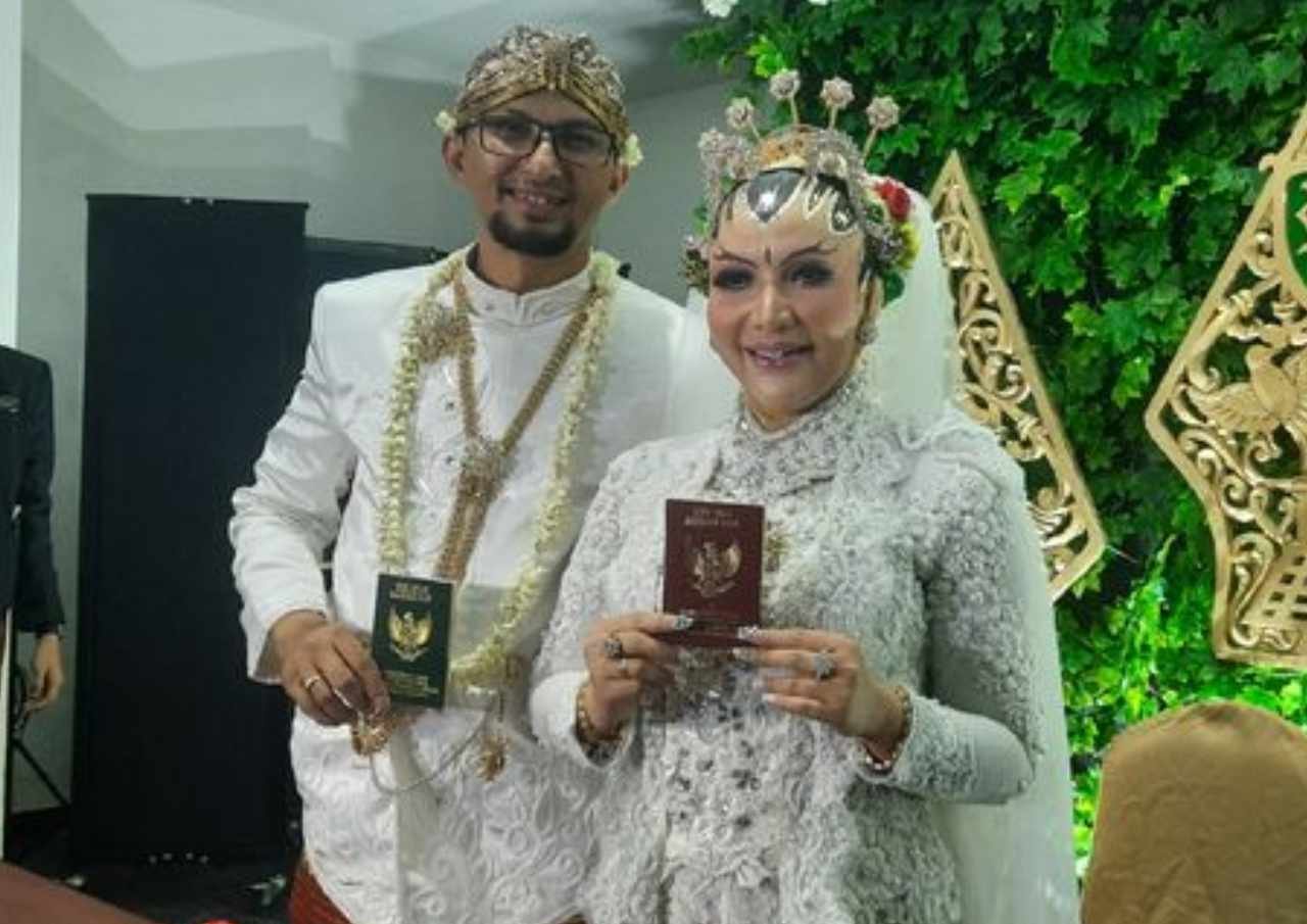 Hubungan-Roro-Fitria-dan-Suami-Dikabarkan-Retak.jpg