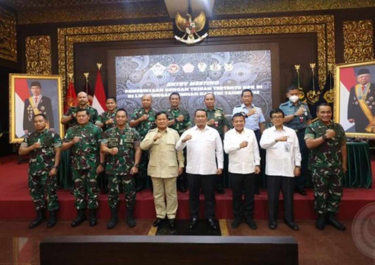 Rapat-Bidang-Pertahanan-dengan-Prabowo-Panglima-TNI-Didampingi-KSAL.jpg