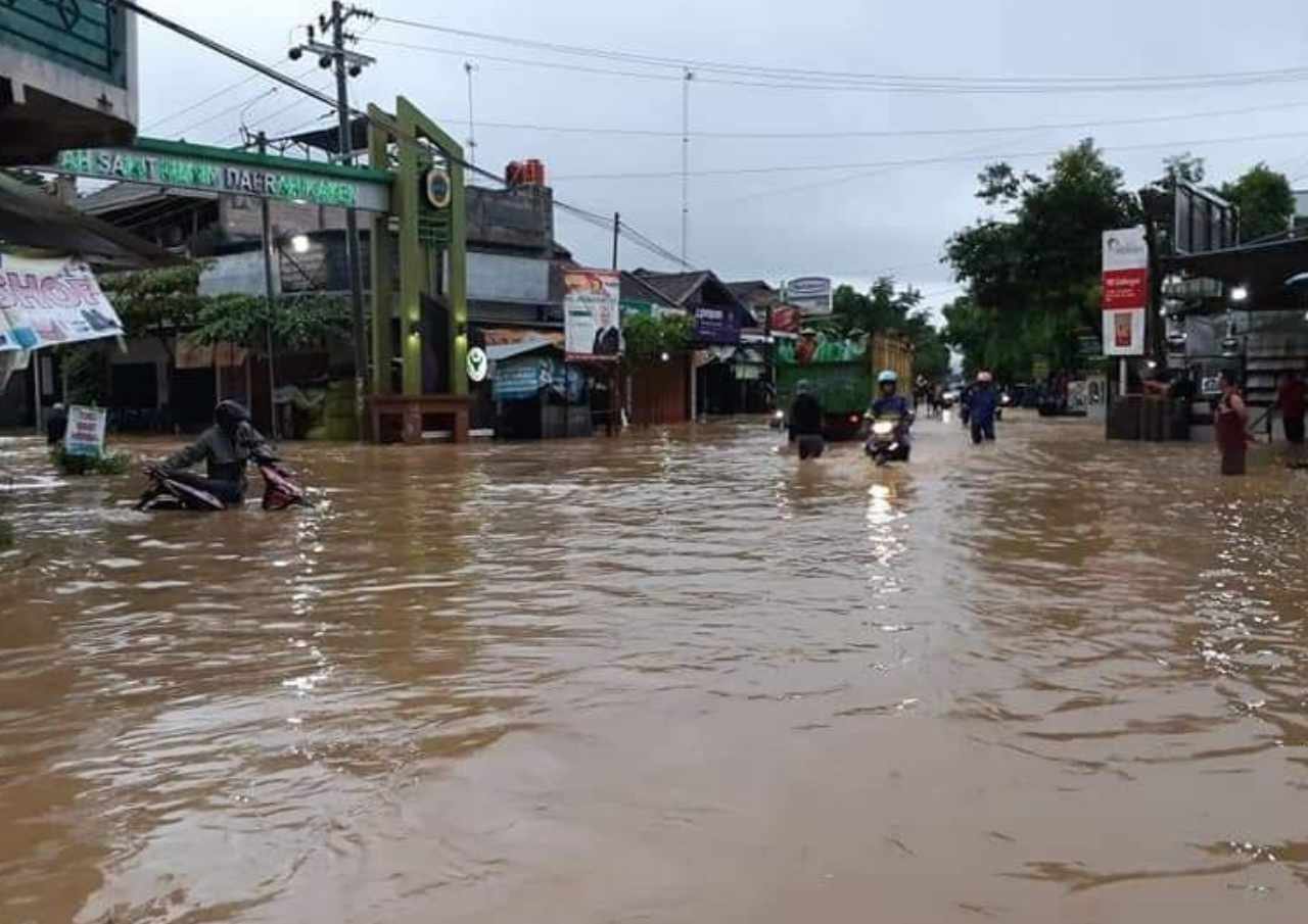 4 Kecamatan di Pati Selatan Sempat Terendam Banjir, DPRD Tekan Pemkab untuk Beri Solusi 4 Kecamatan di Pati Selatan Sempat Terendam Banjir, DPRD Tekan Pemkab untuk Beri Solusi