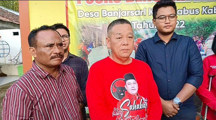 Foto: Sutarto Oen Thersa saat diwawancarai awak media (sumber:vind/mitrapost)