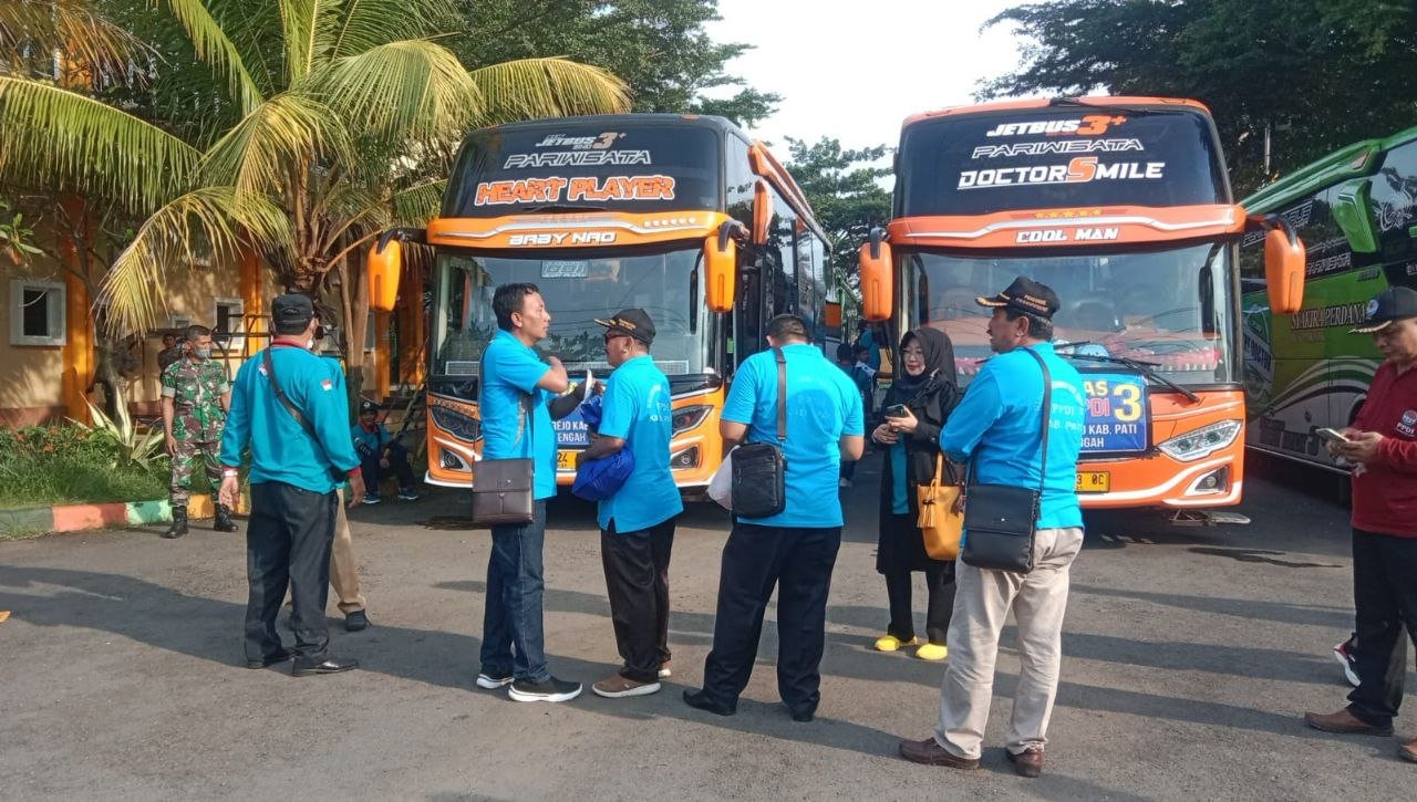 Foto: Perangkat Desa se-KAbupaten Pati Akan Berangkat Demo ke Jakarta (Sumber: Anwar/Infoseputarpati)