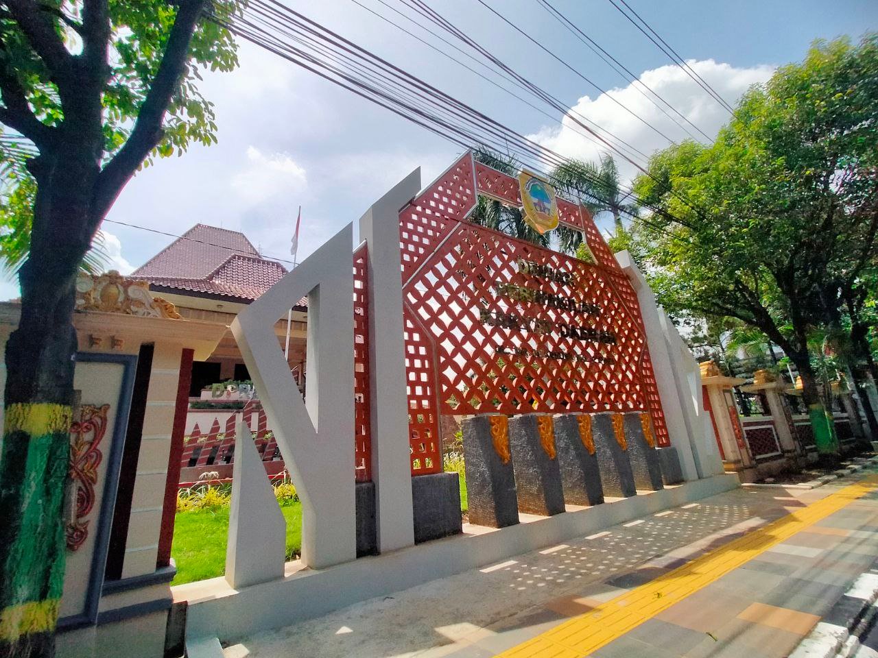 Foto : Gedung DPRD Kabupaten Pati (Sumber : Infoseputarpati.com/ Anang SY) Foto : Gedung DPRD Kabupaten Pati (Sumber : Infoseputarpati.com/ Anang SY)