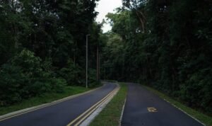 10 Mitos Roh Atau Hantu yang Menghuni Jalan di Indonesia