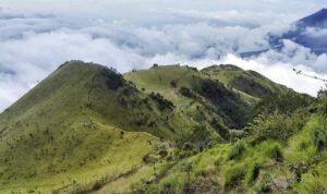 Cerita Mistis Para Pendaki Dibalik Keindahan Gunung Merbabu