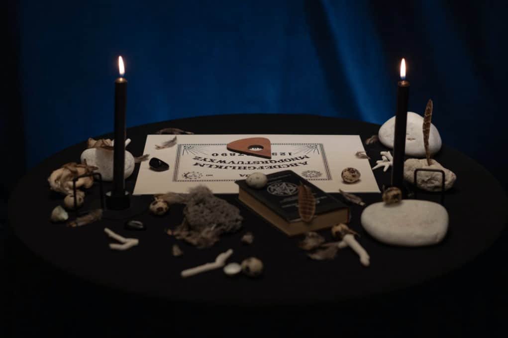 5 Permainan Pemanggil Hantu Paling Seram dari Indonesia Bahkan Dunia 5 Permainan Pemanggil Hantu Paling Seram dari Indonesia Bahkan Dunia