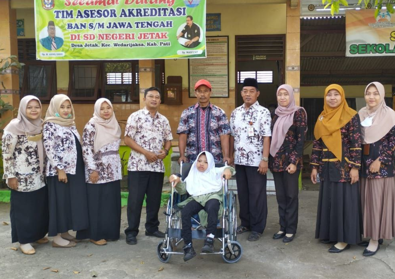 Hibah Kursi Roda dan Kaki Palsu untuk Difabel Pati