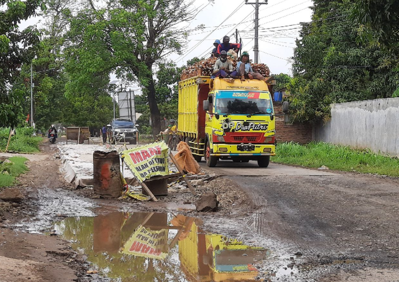 Perbaikan Jalan di Pati