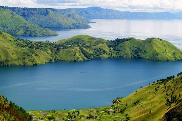 8 Misteri Danau Toba di Sumatera Utara yang Menarik untuk Diketahui