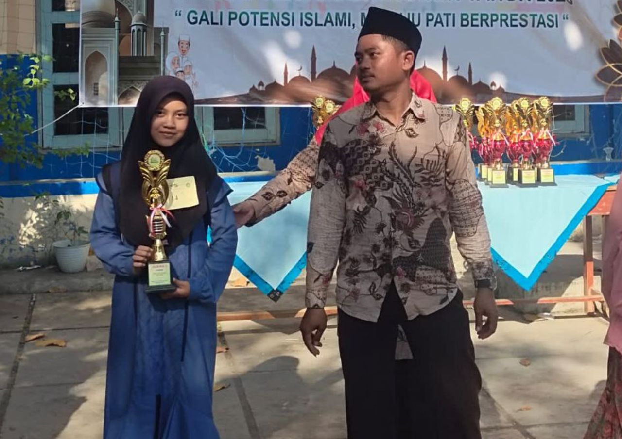 Kejuaraan Menyanyi Tembang Macapat di Pati