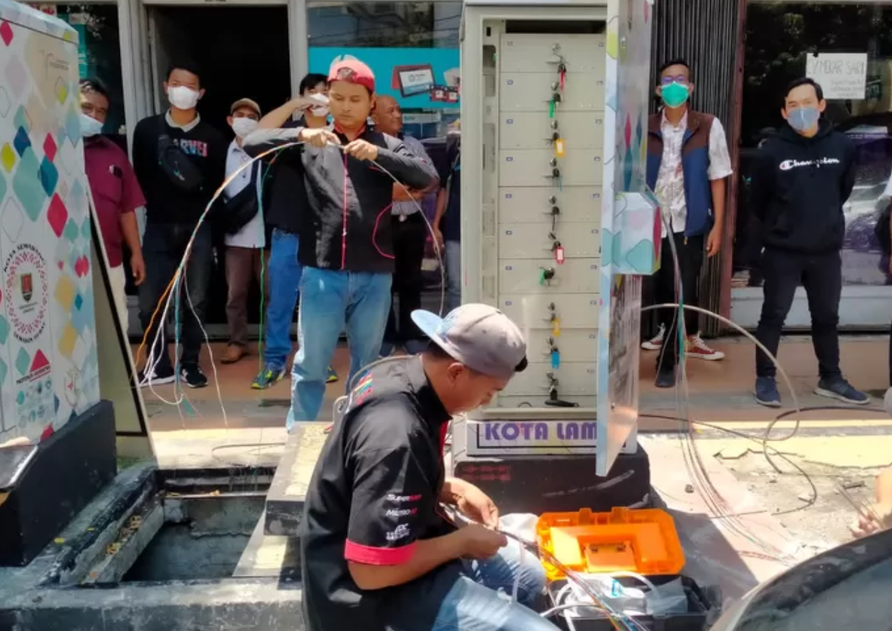Kota Semarang Lakukan Pemindahan Kabel Fiber Optik Udara ke Bawah Tanah