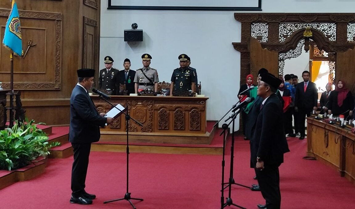 pelantikan-anggota-PAW anggota PAW