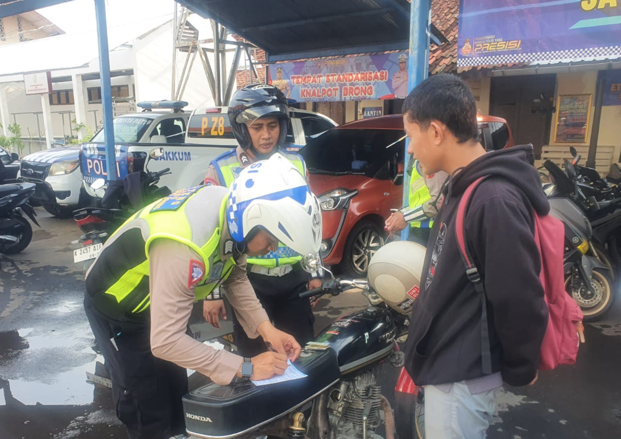 Operasi Pelanggaran Lalu Lintas, Polresta Pati Tilang 49 Pengguna Motor