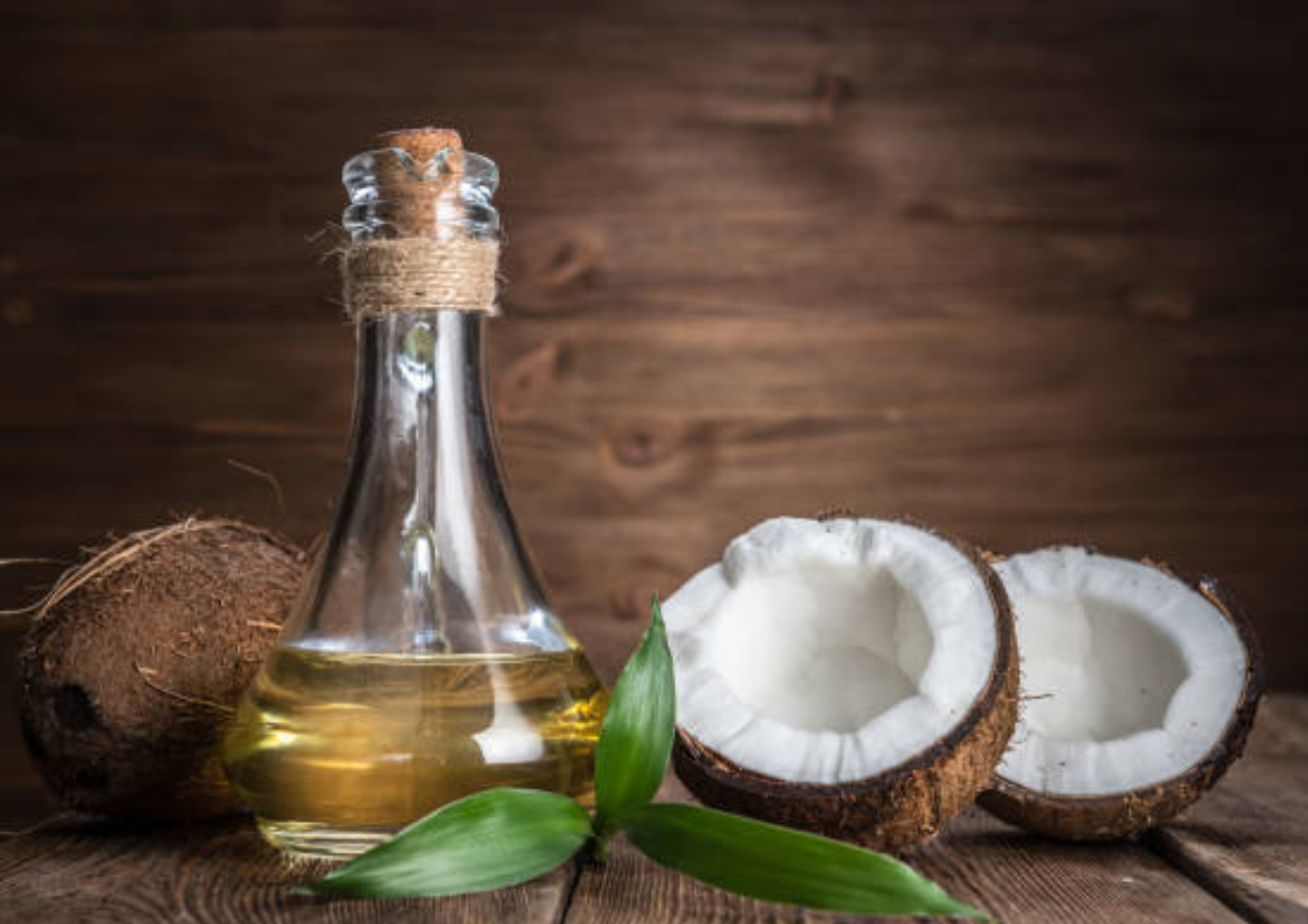 Minyak Kelapa Bermanfaat Memperbaiki Rambut Rusak-Mencegah Kerontokan