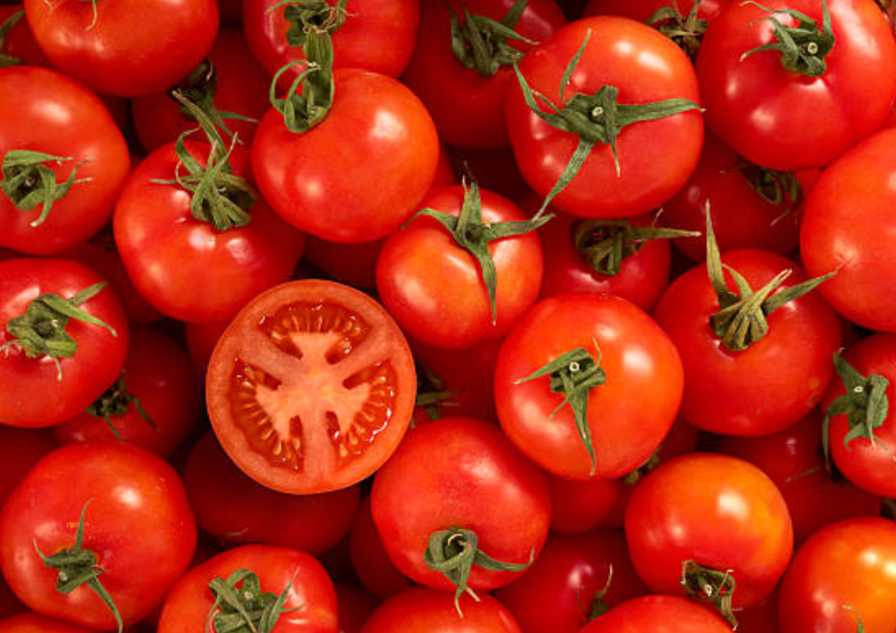 Tomat Bermanfaat Sembuhkan Kanker dan Jantung