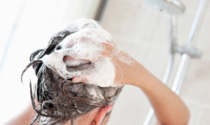 Apakah Boleh Keramas saat Berpuasa