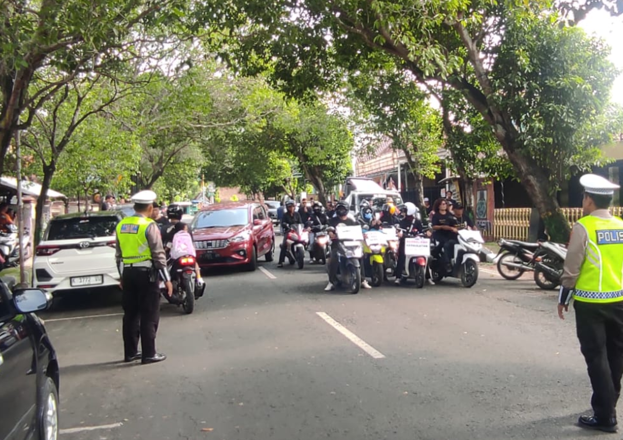Peran Polisi Dalam Pengaturan Arus Lalu Lintas saat Demo di DPRD Pati