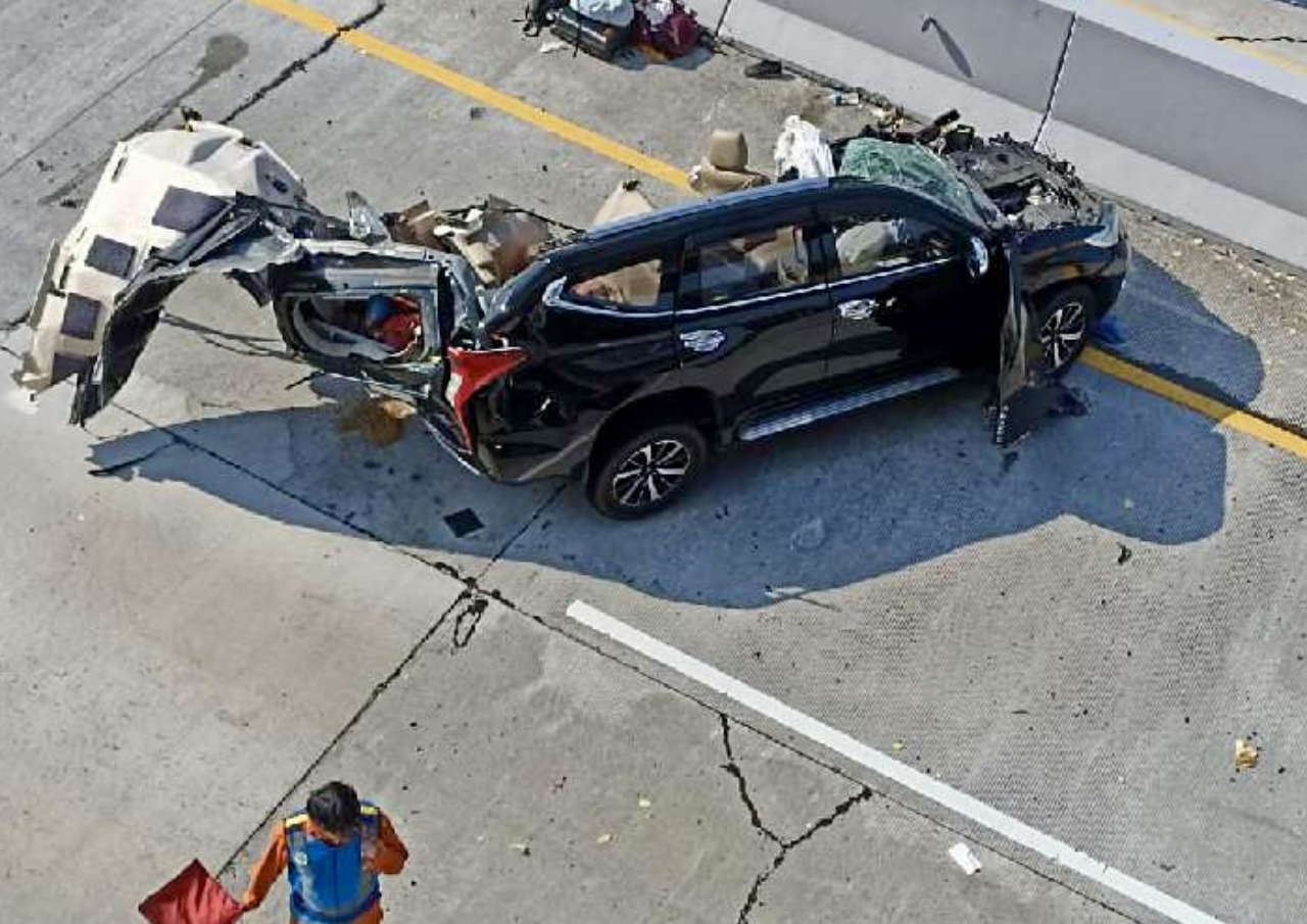 Hadiri Pernikahan Saudara di Lampung, Satu Keluarga Tewas Dalam Kecelakaan di Kendal