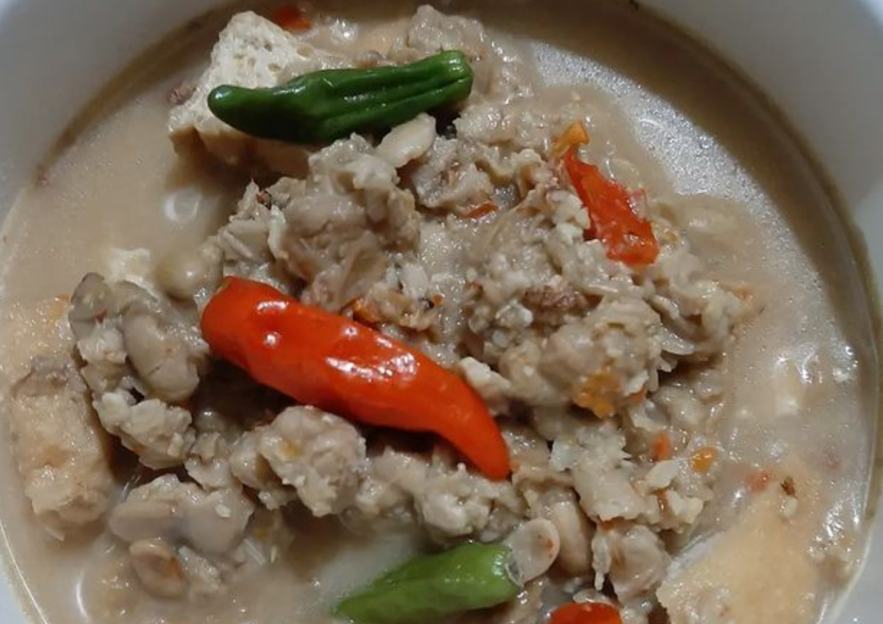 Kuliner Nasi Pedes Tempe Semangit Khas Jontro Wedarijaksa