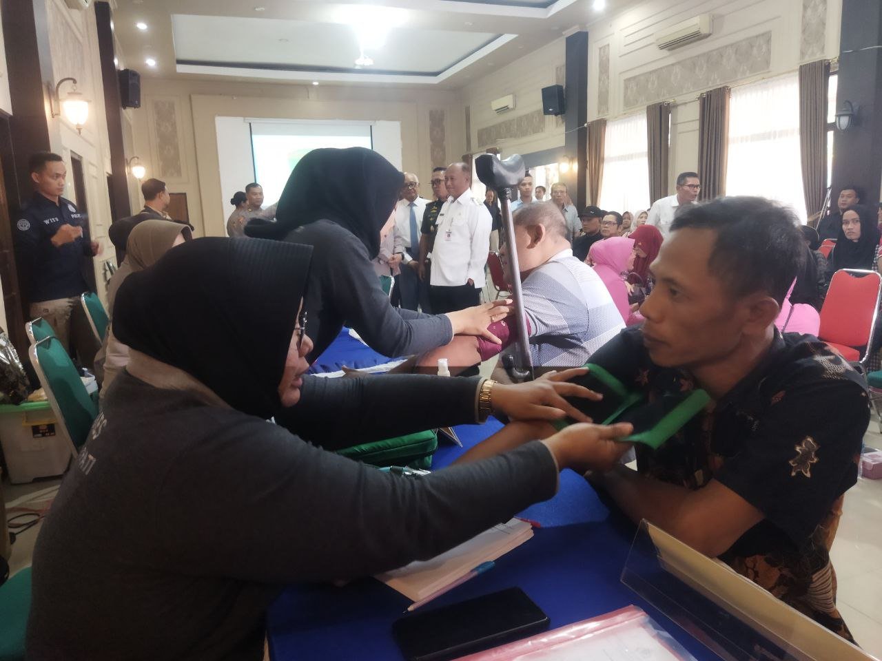 Foto : Peringatan Hari Bhayangkara ke 78 yang diselenggarakan di Aula SAR Polresta Pati. (Sumber. isp.com/Ilham) Foto : Peringatan Hari Bhayangkara ke 78 yang diselenggarakan di Aula SAR Polresta Pati. (Sumber. isp.com/Ilham)