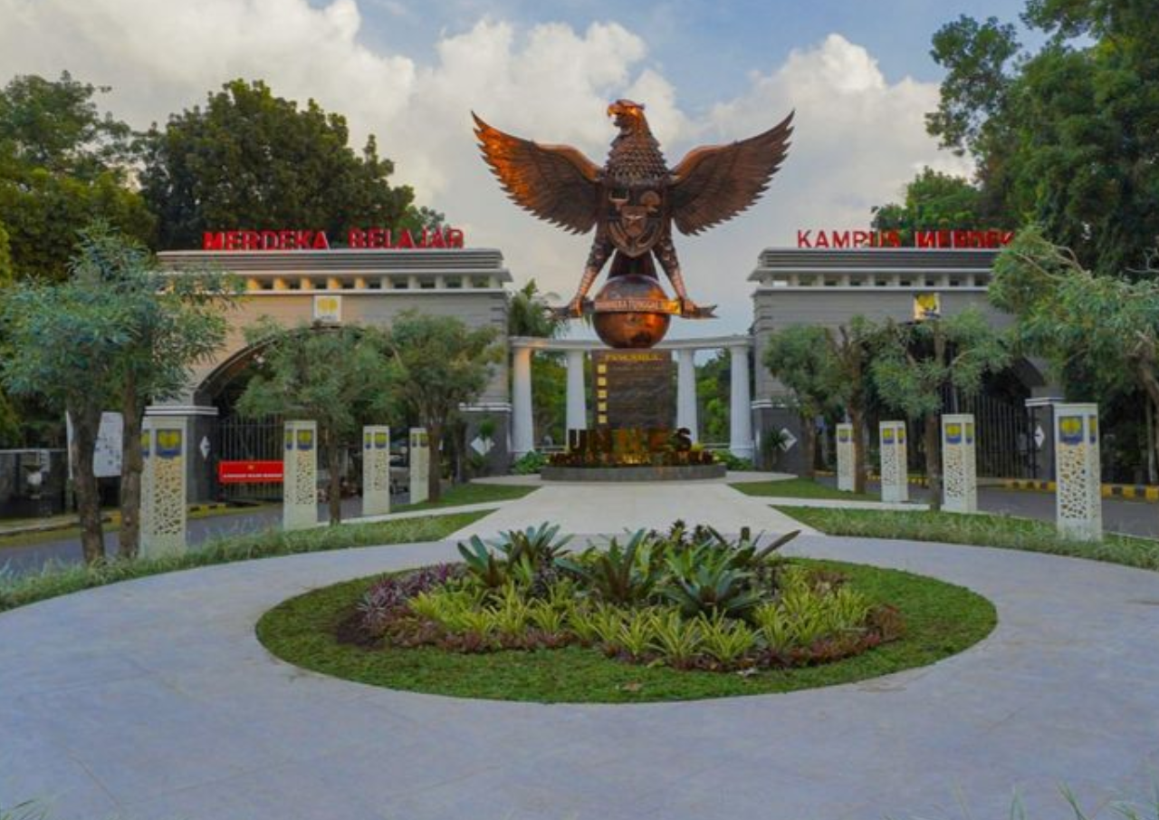 Lulusan Unnes Tewas Tertabrak Feeder Trans Semarang