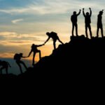 Ilustrasi pendakian/istock