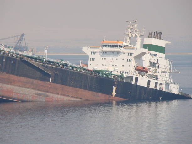 Sinking vessel
