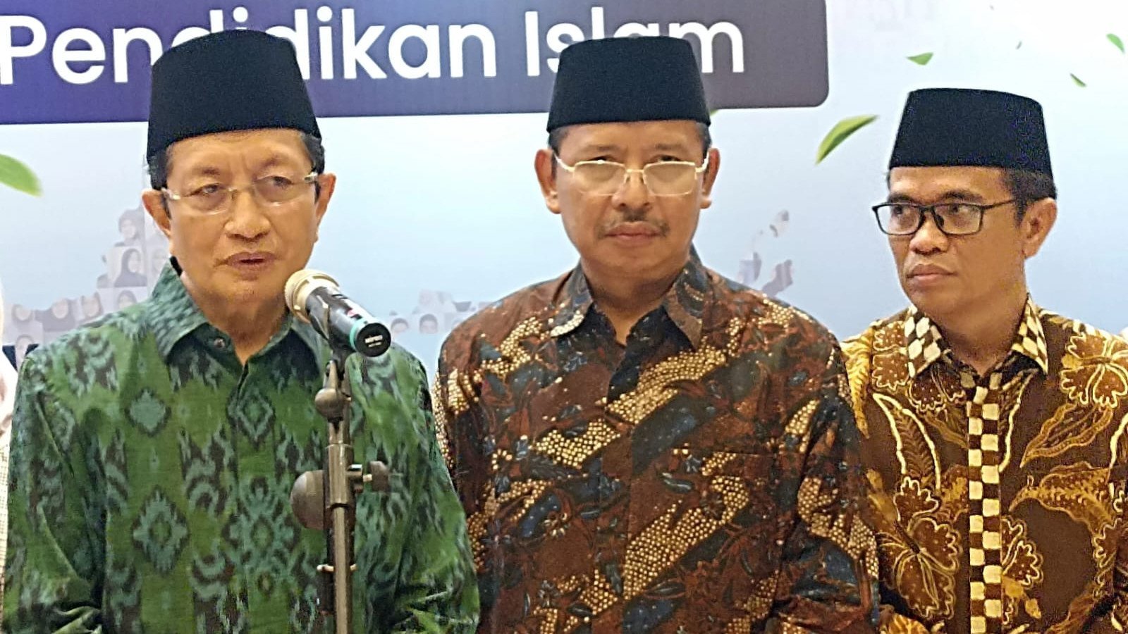 Menag Nasaruddin Umar didampingi Dirjen Pendidikan Islam Suyitno/kemenag Menag Nasaruddin Umar didampingi Dirjen Pendidikan Islam Suyitno/kemenag