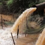 Ilustrasi pencemaran sungai/istock