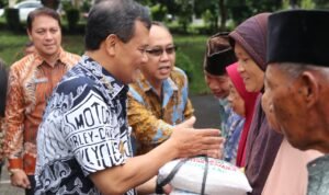 Kelompok Rentan di Ungaran Terima Bantuan Beras 6 Ton/jatengprov