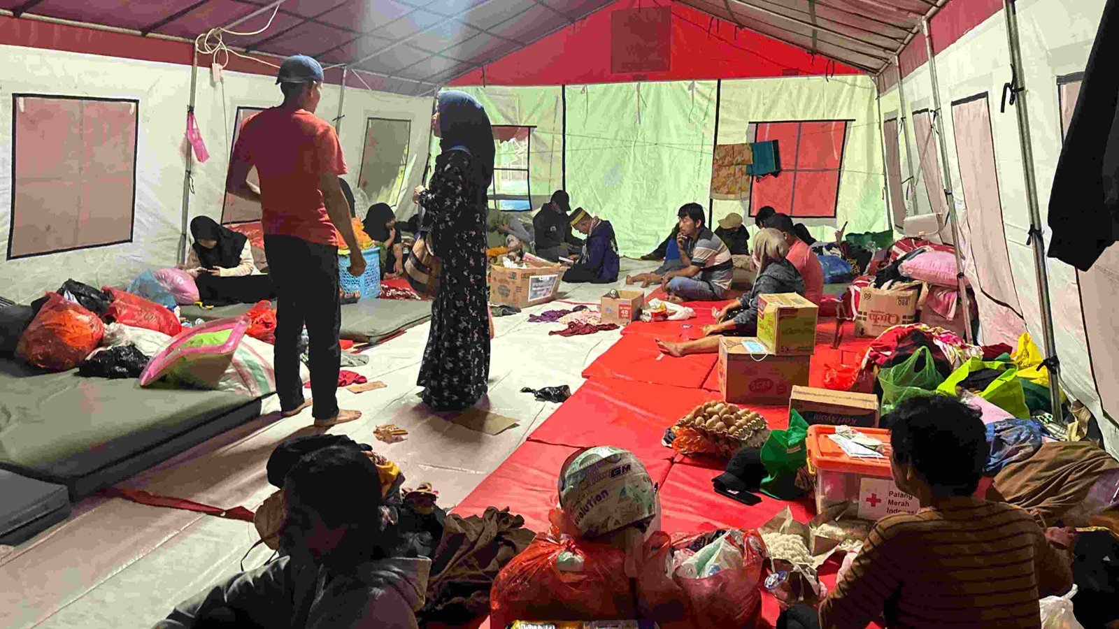 Korban Kebakaran di Luwu Timur Sulsel Terima Bantuan Pemerintah/kemensos Korban Kebakaran di Luwu Timur Sulsel Terima Bantuan Pemerintah/kemensos