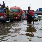 Cerita Sopir Dua Hari Terjebak Banjir di Pantura Semarang-Demak/jatengprov
