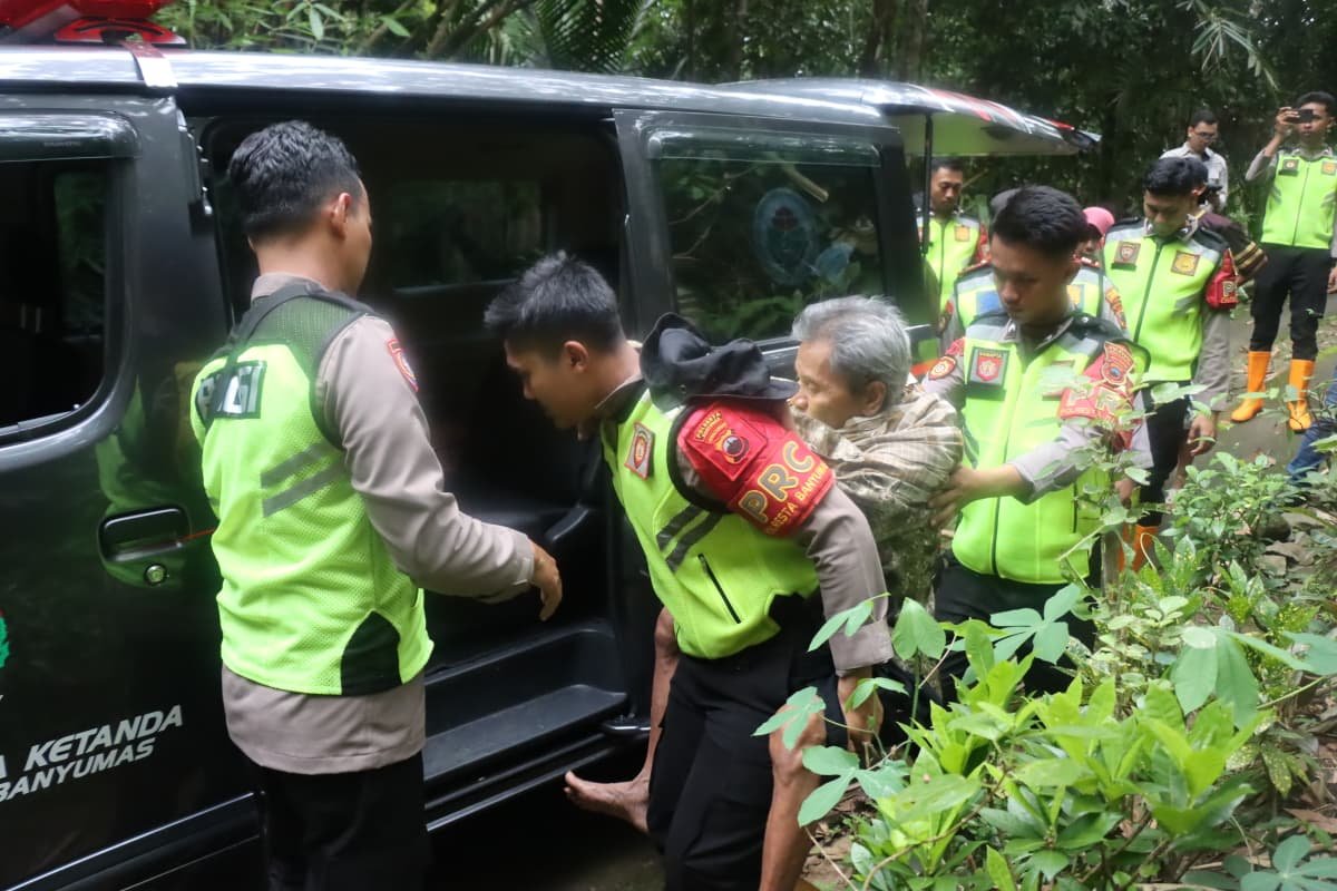 Tanah Gerak Terjadi di Desa Ketanda Banyumas, Evakuasi Dilakukan/tribatranews Tanah Gerak Terjadi di Desa Ketanda Banyumas, Evakuasi Dilakukan/tribatranews