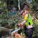 WhatsApp-Image-2025-12-21-at-10.26.16-1536x864 Angin Puting Beliung Landa Pekalongan, 16 Rumah Rusak - Info Seputar Pati