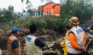 Wagub Jateng Tinjau Lokasi Banjir Bandang di Lereng Gunung Slamet/jatengprov