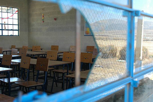 Ilustrasi sekolah rusak/istock Ilustrasi sekolah rusak/istock