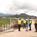 Pastikan Kesiapan Hadapi Pemudik, Petugas Cek Tol di Kabupaten Semarang /polres semarang Pastikan Kesiapan Hadapi Pemudik, Petugas Cek Tol di Kabupaten Semarang /polres semarang