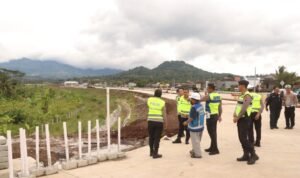 Pastikan Kesiapan Hadapi Pemudik, Petugas Cek Tol di Kabupaten Semarang /polres semarang