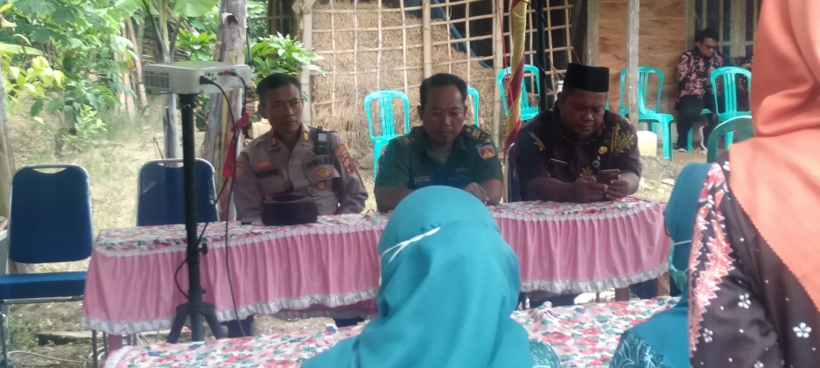 Warga Dukuh Pendem Blora Terima Bantuan Jambanisasi/Polres Blora