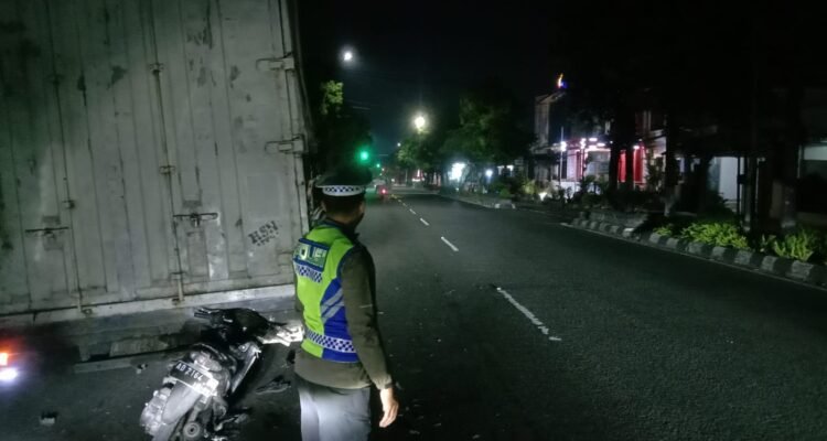 Motor Tabrak Truk yang Alami Pecah Ban di Klaten/humas Polres Klaten