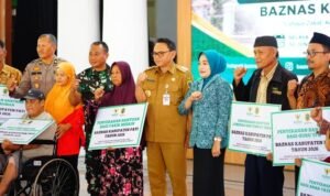 Baznas Pati Salurkan Bantuan Rp1,6 Miliar untuk Masyarakat Membutuhkan/diskominfo pati Baznas Pati Salurkan Bantuan Rp1,6 Miliar untuk Masyarakat Membutuhkan/diskominfo pati