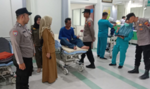 Pria Diduga ODGJ Ngamuk Sambil Bawa Sajam di Parenggan Pati/humas polresta pati Pria Diduga ODGJ Ngamuk Sambil Bawa Sajam di Parenggan Pati/humas polresta pati