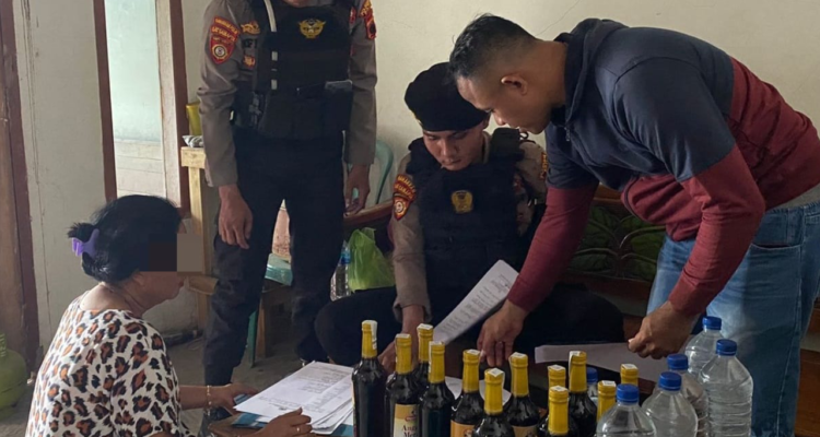 Polisi Sita 47 Botol Miras dari Operasi di Kayen dan Gabus /polresta Pati