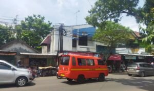 Foto : Angkudes di depan pasar puri Kecamatan Pati Kabupaten Pati, belum lama ini. (Sumber. infoseputarpati.com/ Ilham) Foto : Angkudes di depan pasar puri Kecamatan Pati Kabupaten Pati, belum lama ini. (Sumber. infoseputarpati.com/ Ilham)