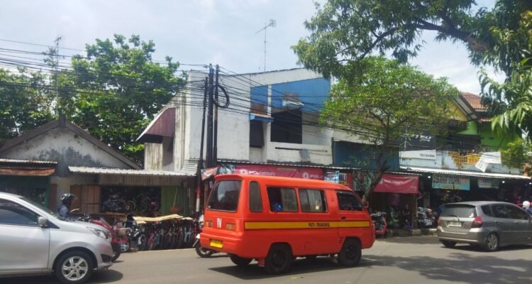 Foto : Angkudes di depan pasar puri Kecamatan Pati Kabupaten Pati, belum lama ini. (Sumber. infoseputarpati.com/ Ilham)