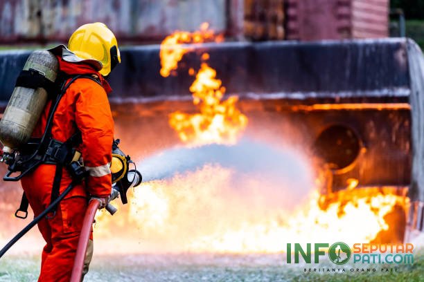 Ilustrasi kapal terbakar/istock